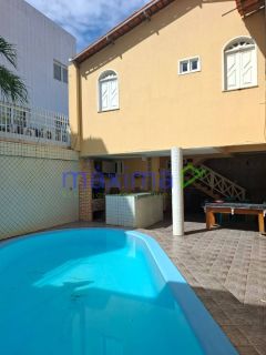 Casa Para Vender com 10 quartos 2 suítes no bairro Farolândia em Aracaju!