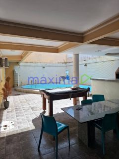 Casa Para Vender com 10 quartos 2 suítes no bairro Farolândia em Aracaju!