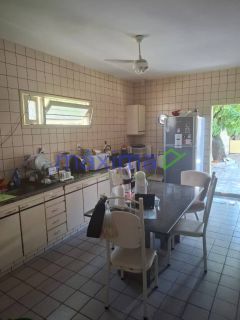 Casa Para Vender com 5 quartos 3 suítes no bairro Jabotiana em Aracaju