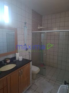 Casa Para Vender com 5 quartos 3 suítes no bairro Jabotiana em Aracaju