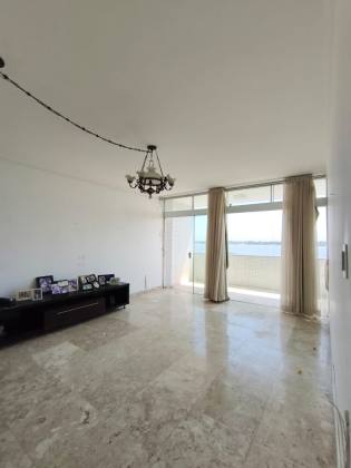 Apartamento à Venda no Edifício Olímpio Campos – Vista Deslumbrante para o Rio e Mar