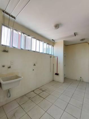 Apartamento à Venda no Edifício Olímpio Campos – Vista Deslumbrante para o Rio e Mar