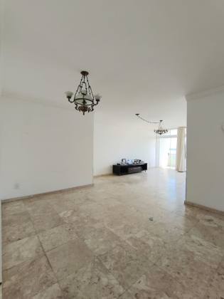 Apartamento à Venda no Edifício Olímpio Campos – Vista Deslumbrante para o Rio e Mar