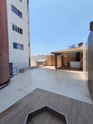 Apartamento à Venda no Edifício Olímpio Campos – Vista Deslumbrante para o Rio e Mar