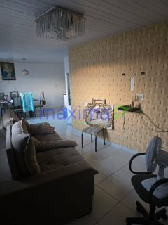 Casa de Esquina na Avenida Principal do Eduardo Gomes!