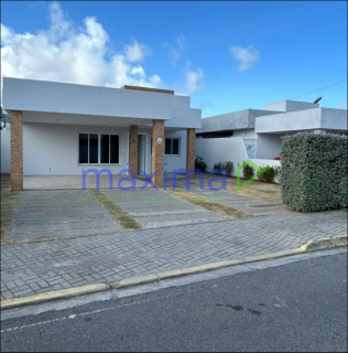 Casa à venda no Condomínio Costa Paradiso