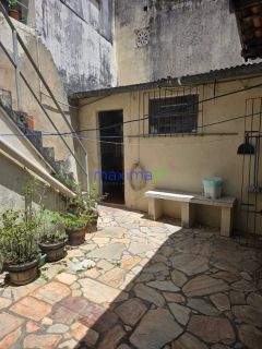 CASA AMPLA E BEM LOCALIZADA NO SANTO ANTÔNIO