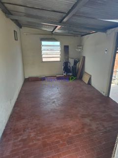 CASA AMPLA E BEM LOCALIZADA NO SANTO ANTÔNIO