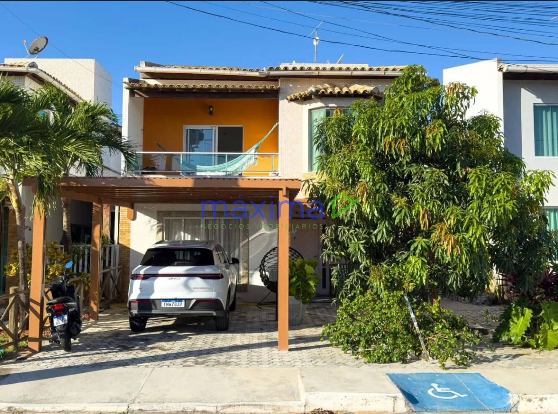 Casa à Venda no Condomínio Dermerval Matos – Atalaia