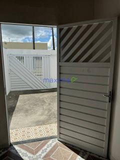 CASA COM QUINTAL NA CIDADE DE BOQUIM