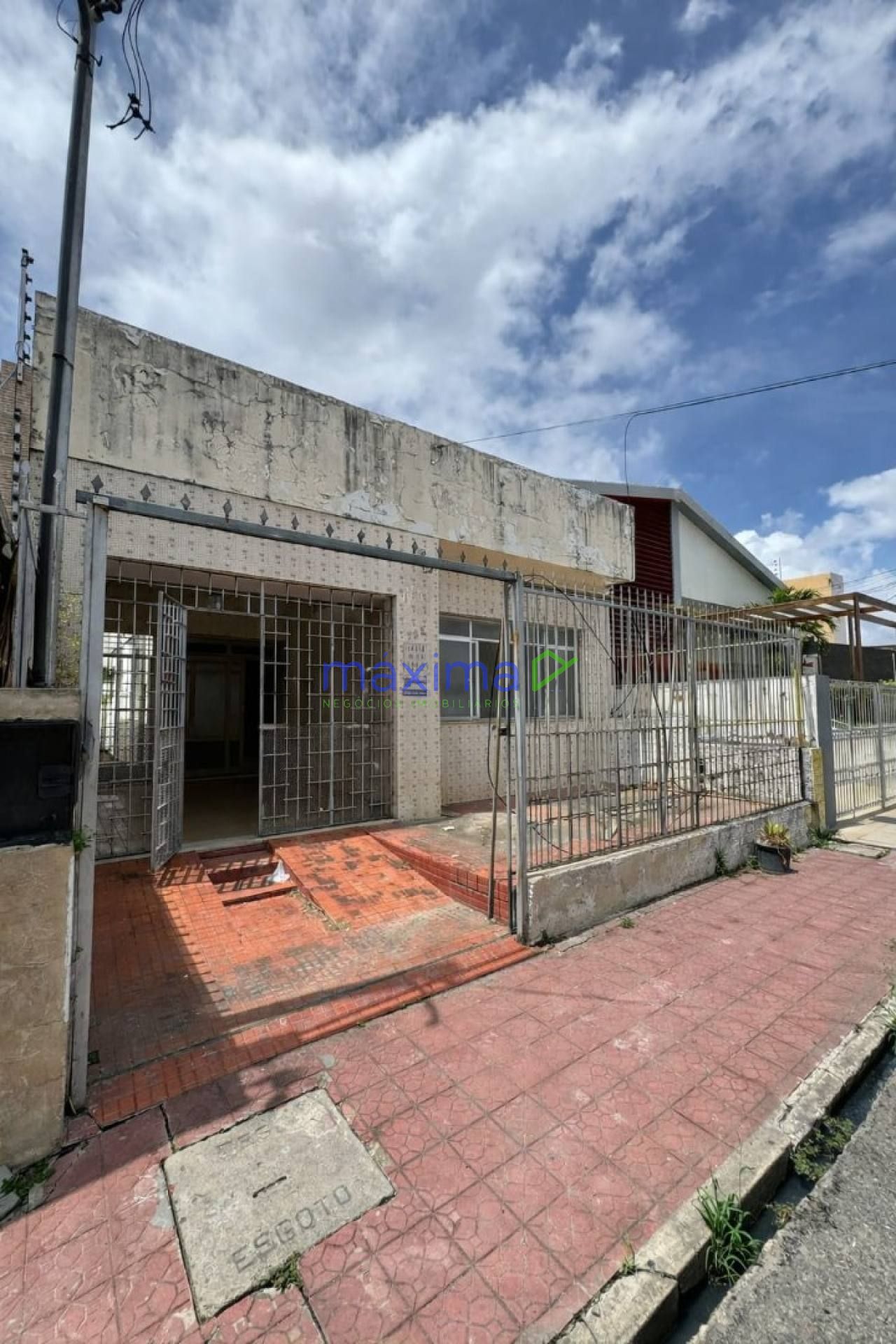 Casa Duplex à Venda na 13 de Julho – Excelente para Moradia ou Comercial