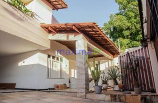 Linda Casa com Andar – Excelente Localização no Bairro Grageru