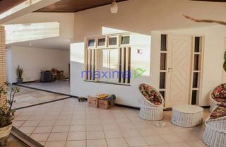 Linda Casa com Andar – Excelente Localização no Bairro Grageru