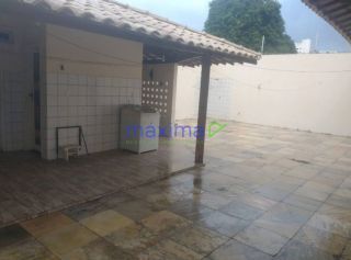 Linda Casa com Andar – Excelente Localização no Bairro Grageru