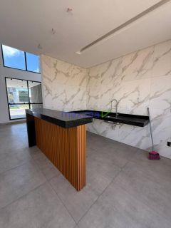 CASA NO CONDOMÍNIO MALUÍ – PÉ NA AREIA