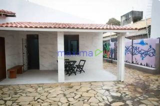 VENDE-SE CASA AMPLA COM ENERGIA SOLAR