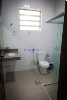 VENDE-SE CASA AMPLA COM ENERGIA SOLAR