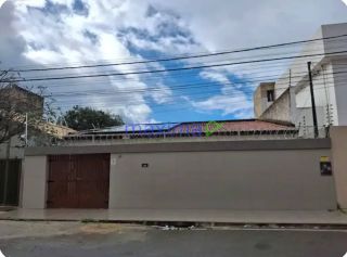 VENDE-SE CASA AMPLA COM ENERGIA SOLAR
