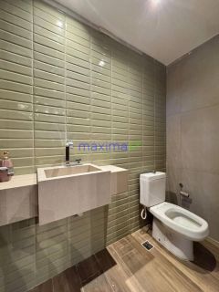 Casa de Alto Padrão à Venda na Farolândia