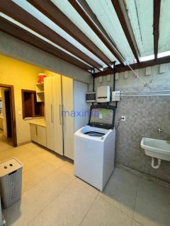 Casa de Alto Padrão à Venda na Farolândia