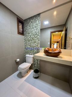 Casa de Alto Padrão à Venda na Farolândia