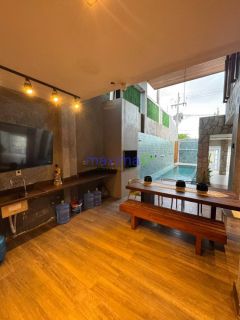 Casa de Alto Padrão à Venda na Farolândia