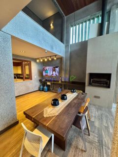 Casa de Alto Padrão à Venda na Farolândia