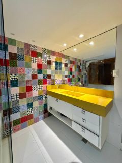 Casa de Alto Padrão à Venda na Farolândia