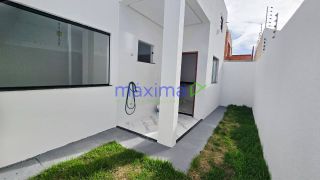 Vende-se Casa Nova no Luar da Barra