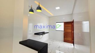 Vende-se Casa Nova no Luar da Barra