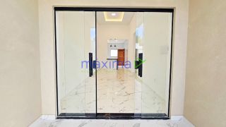 Vende-se Casa Nova no Luar da Barra