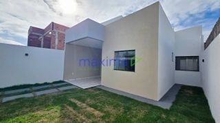 Vende-se Casa Nova no Luar da Barra