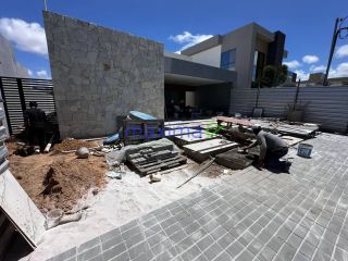 Vende-se Casa Nova com Piscina no Alphaville Terras 1