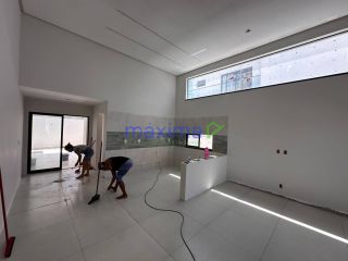 Vende-se Casa Nova com Piscina no Alphaville Terras 1