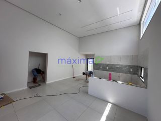 Vende-se Casa Nova com Piscina no Alphaville Terras 1