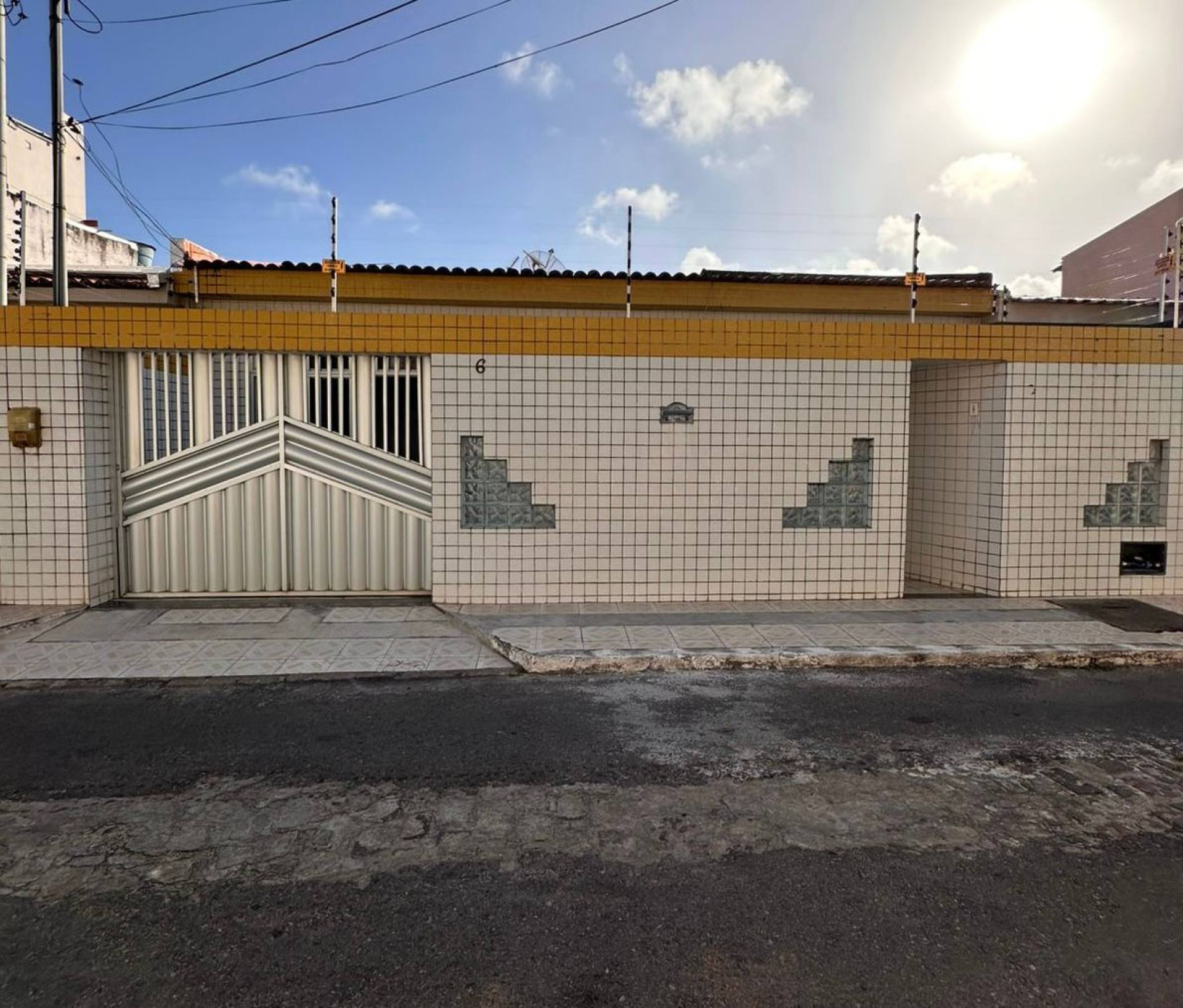 Casa Para Vender com 3 quartos 1 suítes no bairro Luzia em Aracaju