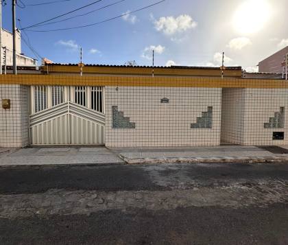 Casa Para Vender com 3 quartos 1 suítes no bairro Luzia em Aracaju