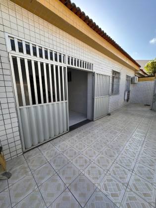 Casa Para Vender com 3 quartos 1 suítes no bairro Luzia em Aracaju
