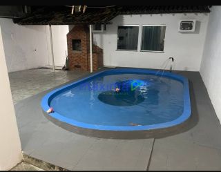 Casa ampla e bem distribuída, ideal para quem busca conforto e lazer em um só lugar.