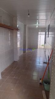 Casa para aluguel com ótima distribuição de espaços