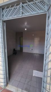 Casa para aluguel com ótima distribuição de espaços