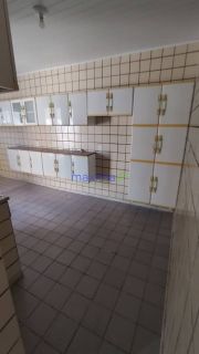 Casa para aluguel com ótima distribuição de espaços