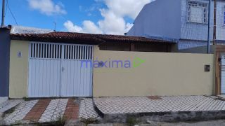 Casa para aluguel com ótima distribuição de espaços