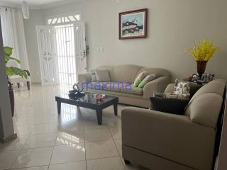 Casa Duplex Reformada à Venda no Luzia