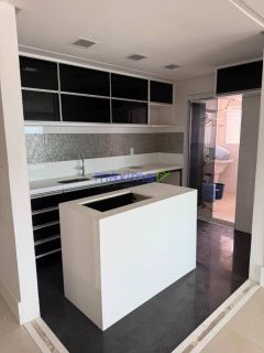 Apartamento à Venda no Clube Atalaia