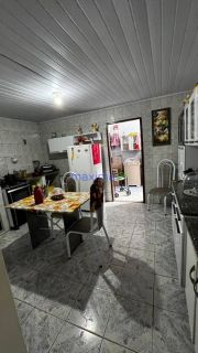 CASA DE ESQUINA COM 3 PONTOS COMERCIAIS – BUGIO