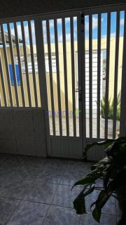 CASA DE ESQUINA COM 3 PONTOS COMERCIAIS – BUGIO