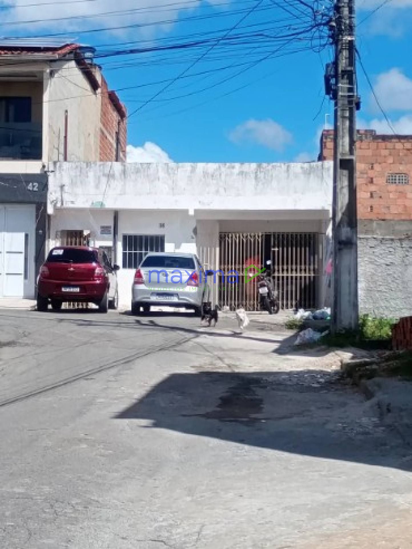 VENDE-SE CASA COM RENDA EXTRA – AV. MARACAJU | EM FRENTE À SMART FIT