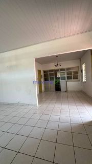 CASA AMPLA COM GRANDE TERRENO – BAIRRO SÃO JOSE