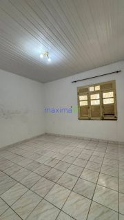 CASA AMPLA COM GRANDE TERRENO – BAIRRO SÃO JOSE